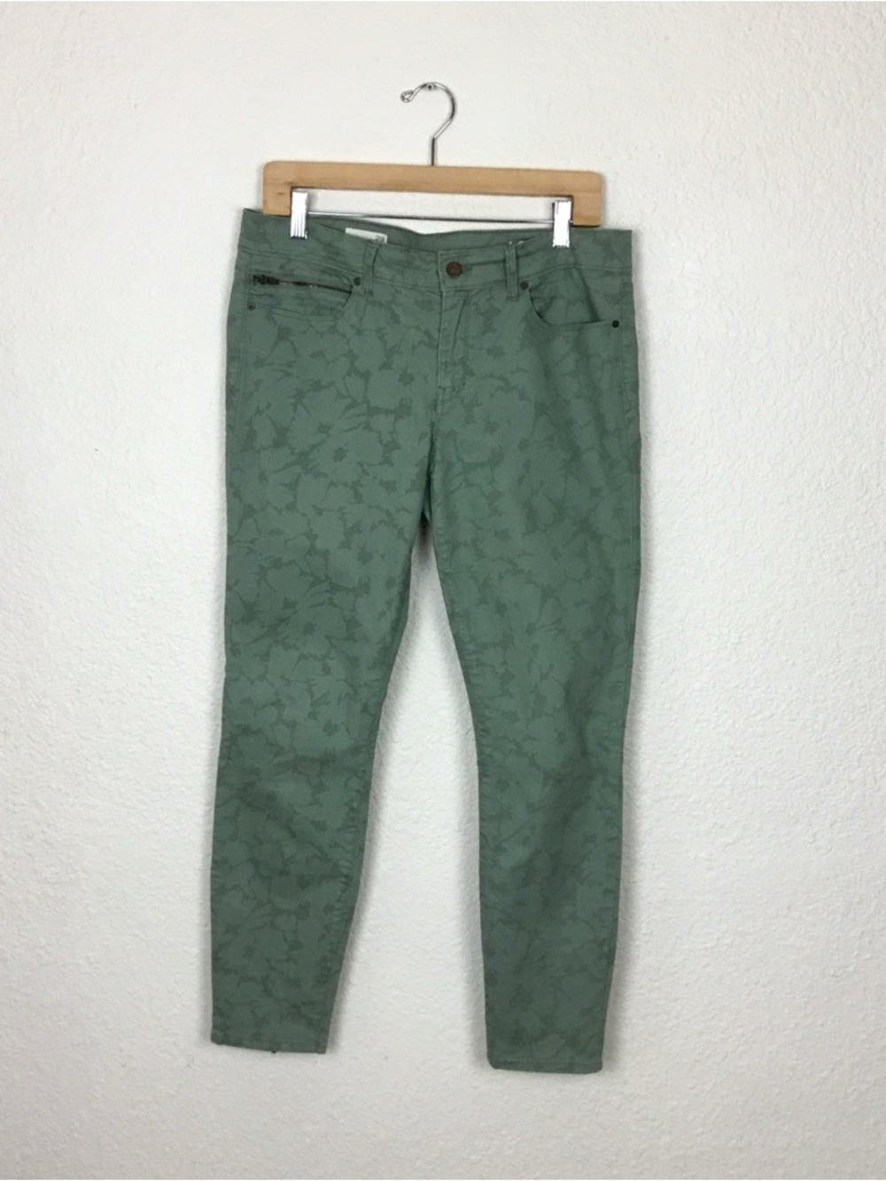 Muted Sage Floral Print Skinny Pants
Gap Womens Jeans Size 29 Green Ankle